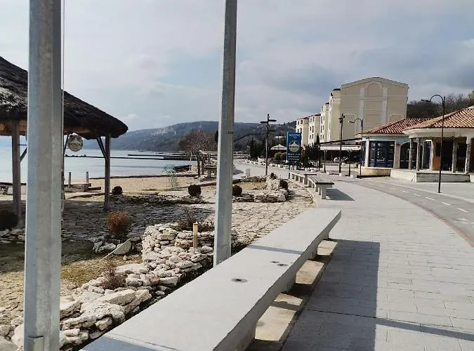 просторни анастасия -балчик с морска гледка Balcsik