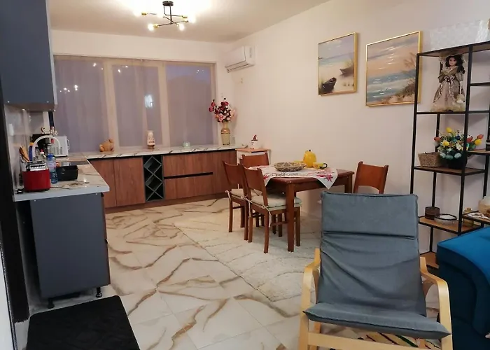 просторни анастасия -балчик с морска гледка *