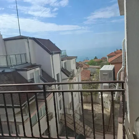 просторни анастасия -балчик с морска гледка דירה